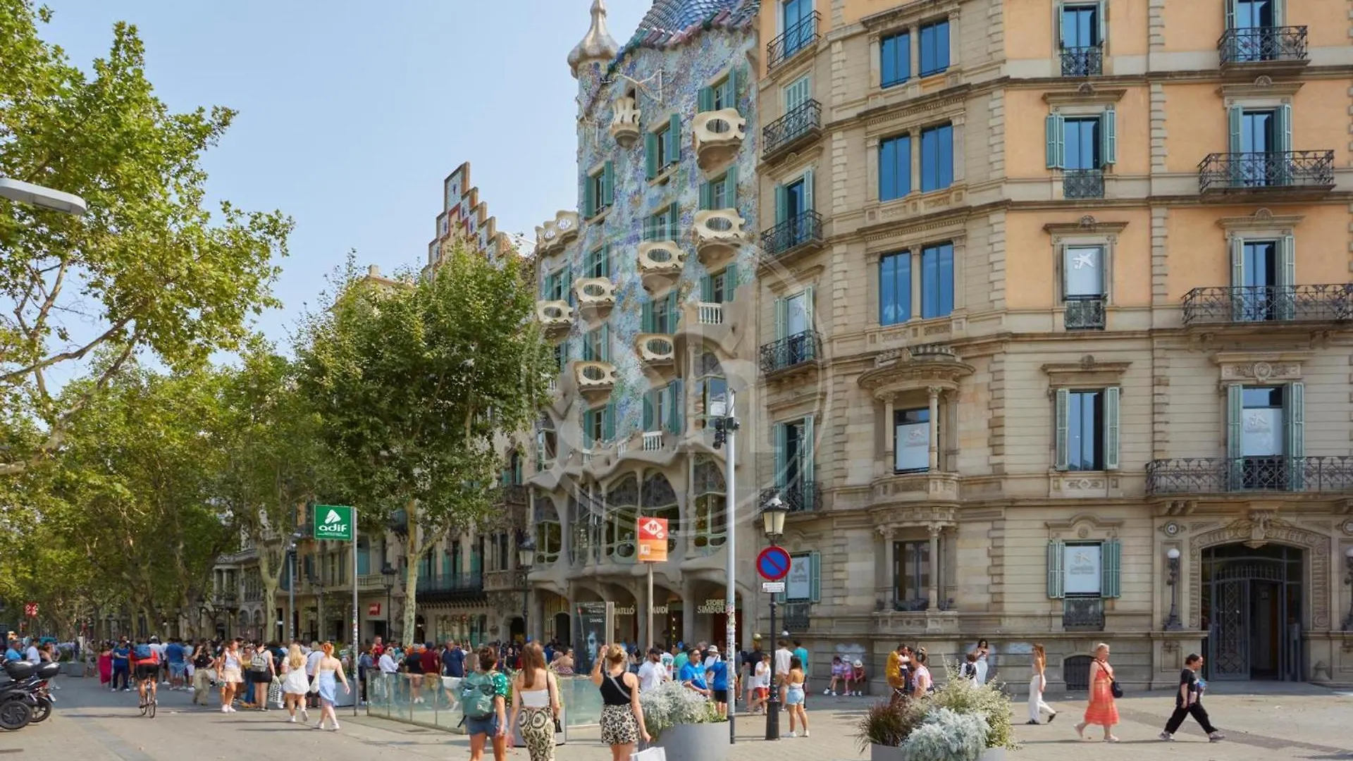Practico Estudio En Paseo De Gracia برشلونة إسبانيا